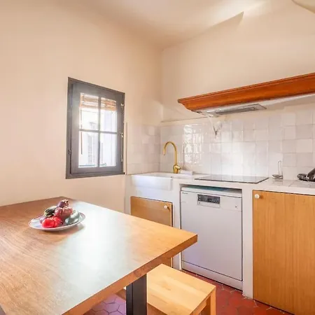 Halte Poetique Au Panier 2 Balcon & Clim Apartment
